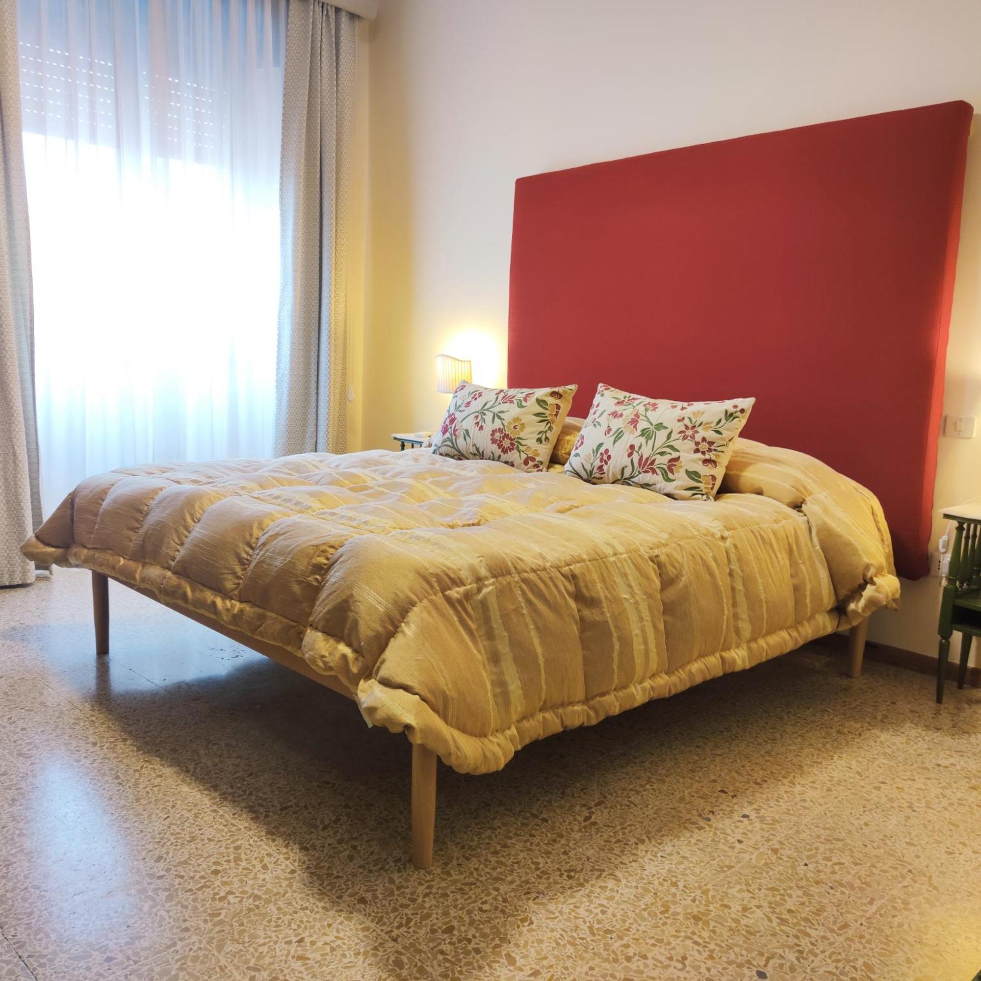 Mama Babylon Hotel Olbia Bagian luar foto